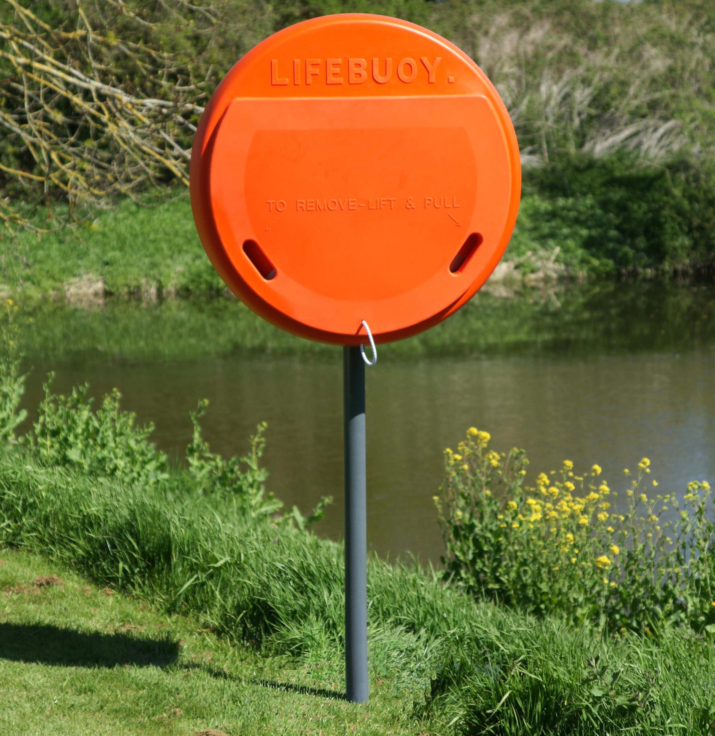 SOS4 with clip in front cover fitted and mounted to a GRP pole. Both the cover and pole are popular options.