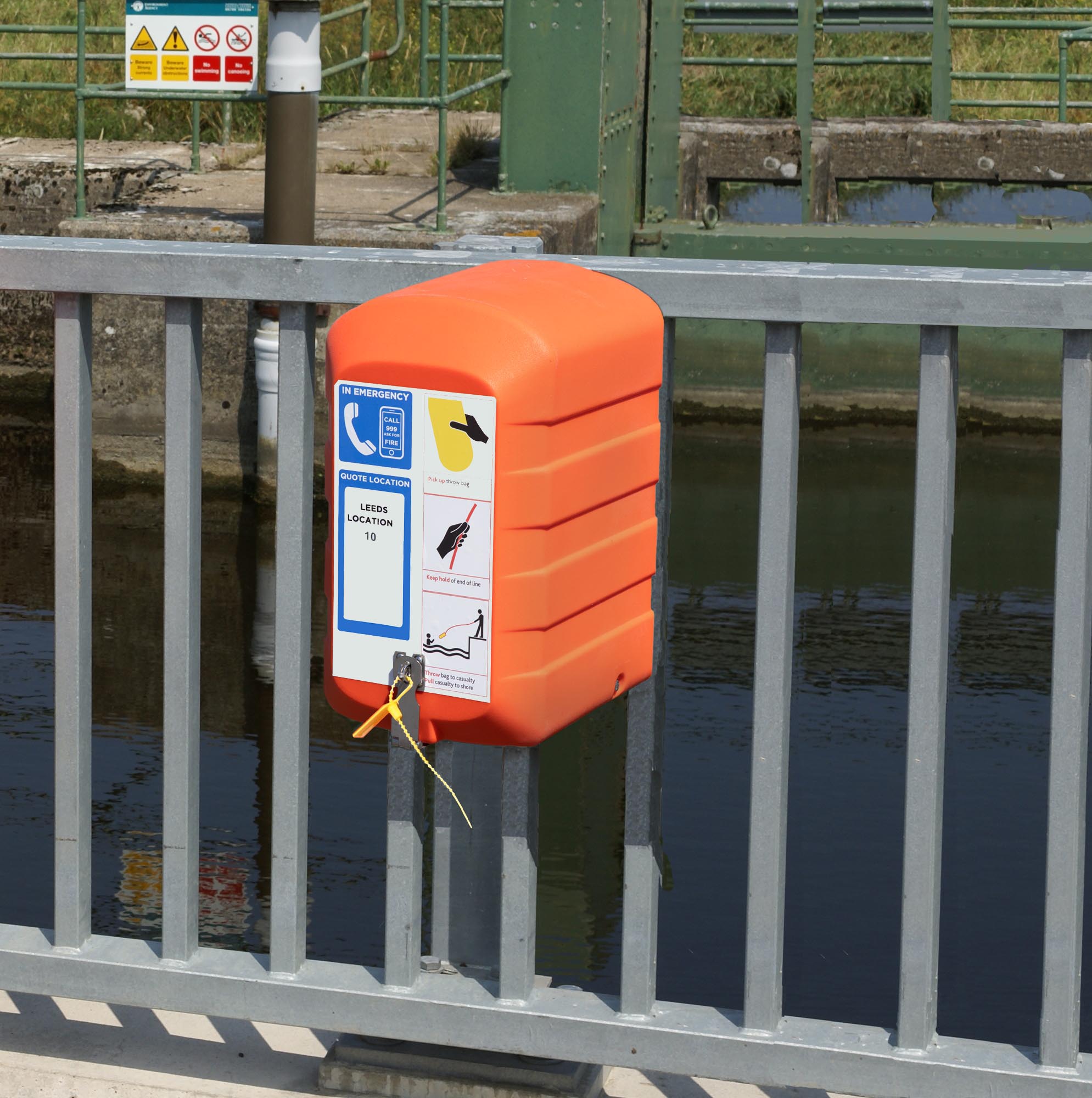 SOS603 can be mounted to vertical or horizantal rails using the optional rail mount clamps